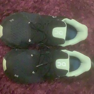 Women’s On Cloud Cloudflyer Black White Mint Size 9
